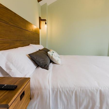 O Lar De Pereiras Hotel Meano Bagian luar foto